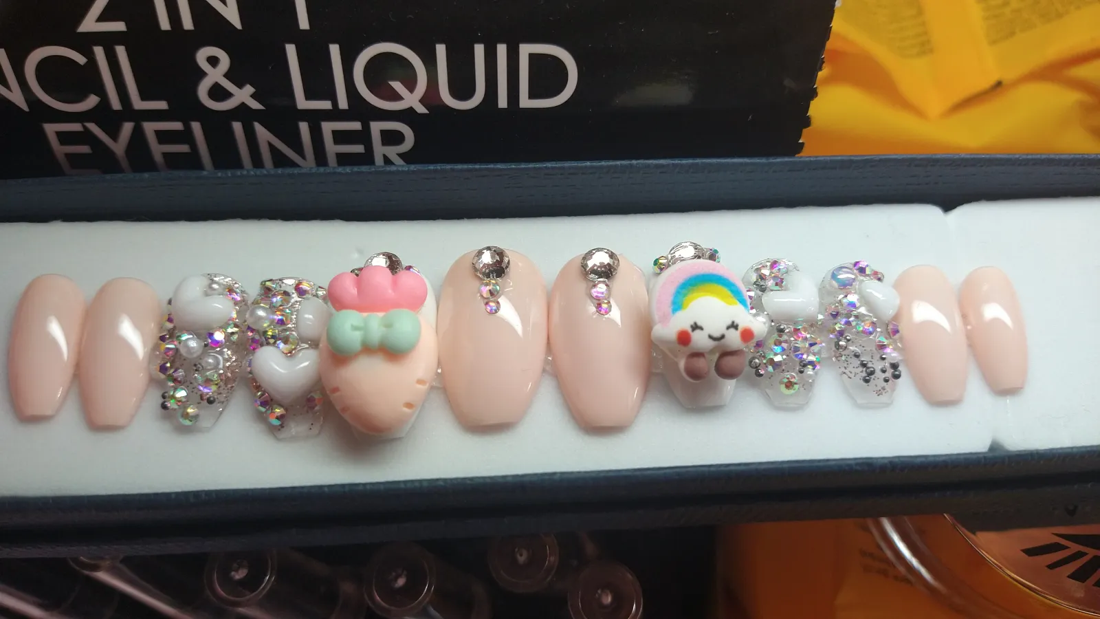 Uñas nud cortas