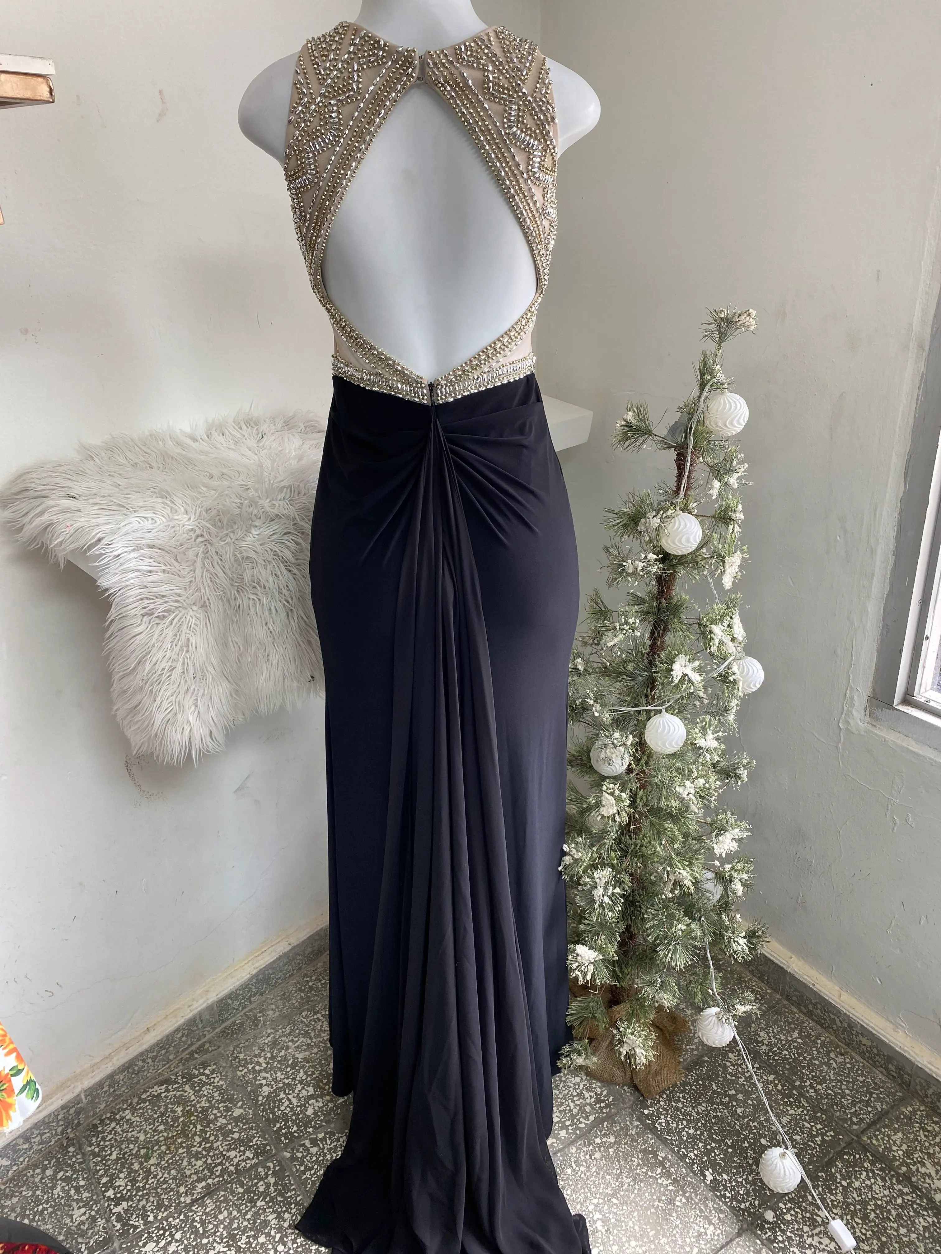 Vestido Talla 6, Escote en la Espalda  2