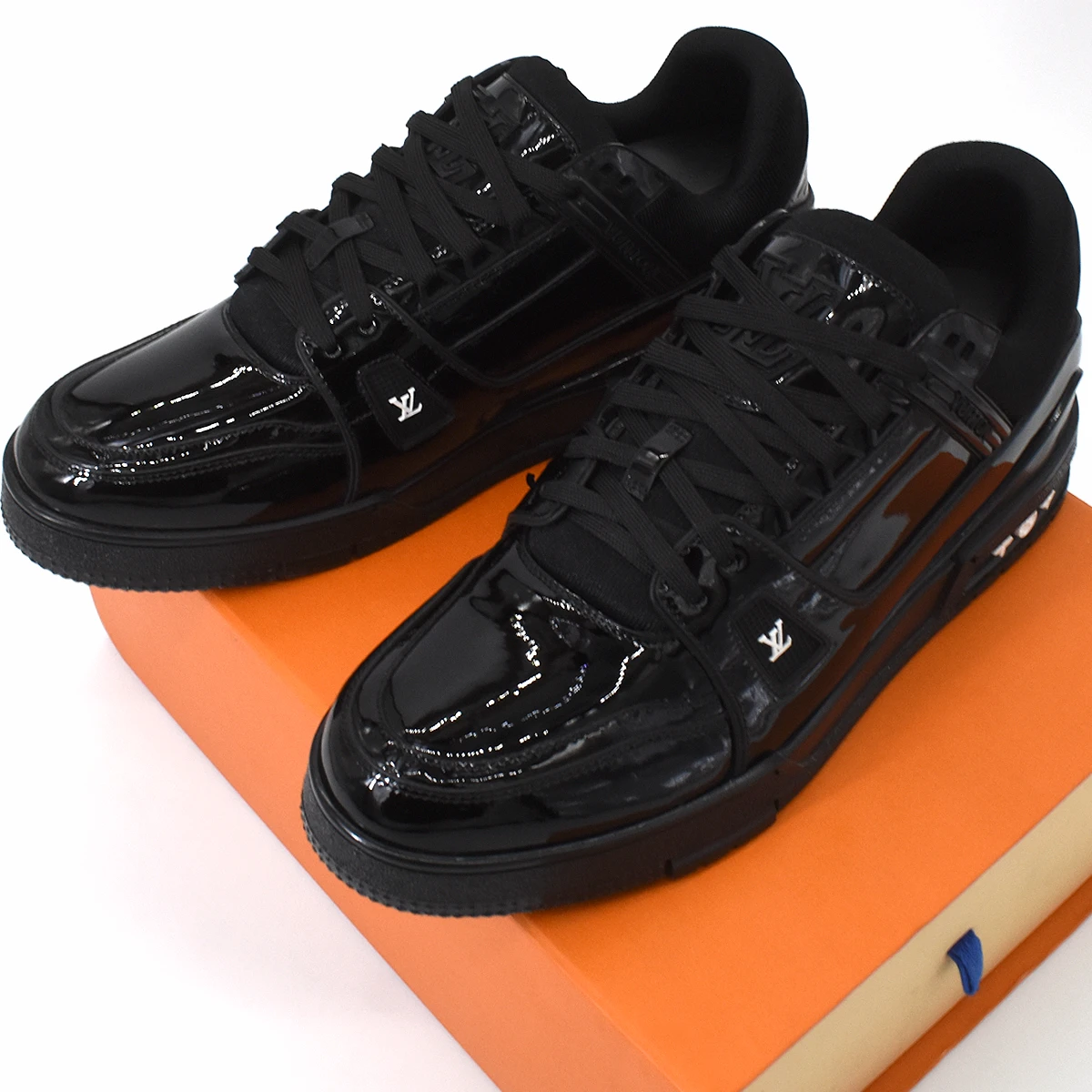 LV Trainer Negro Satin 4
