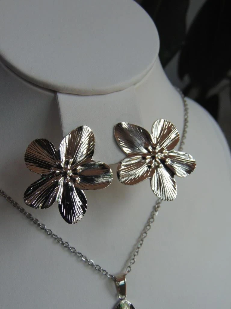 JUEGO ACERO PLATE MAXI FLOR TALLADAS 4