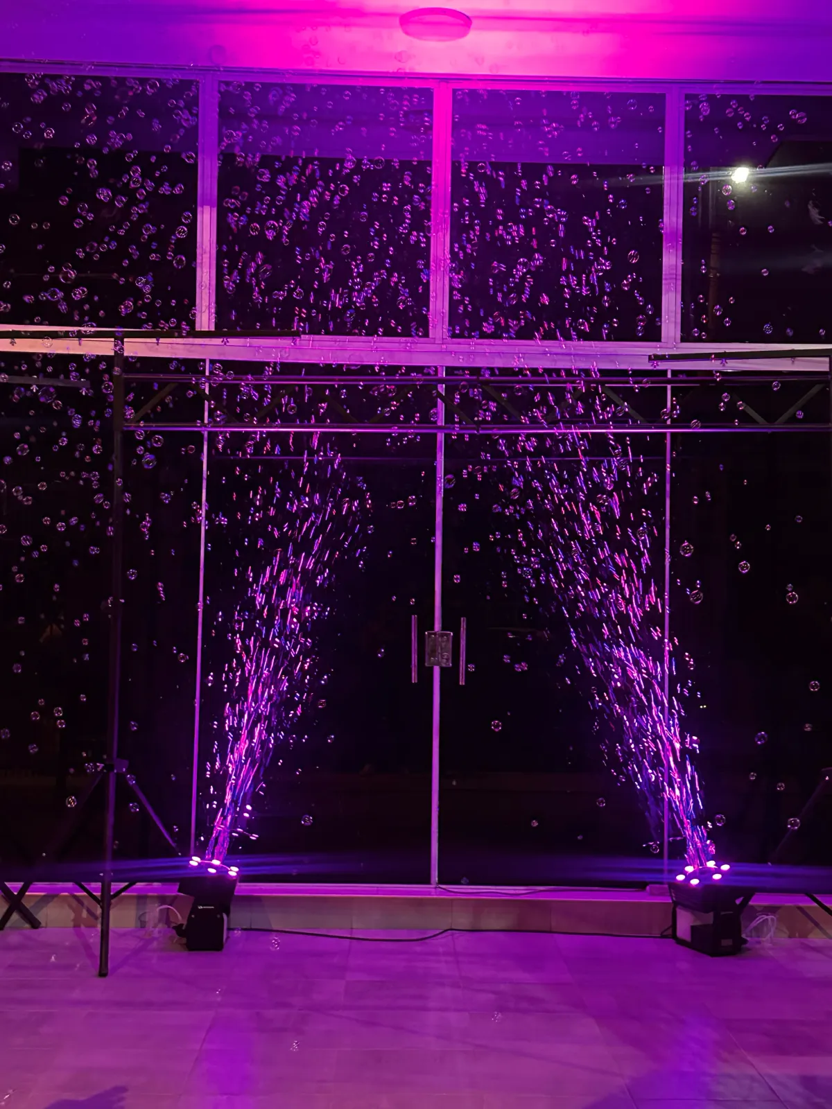 MÁQUINA  DE BURBUJA LED RGB DMX CONTROL REMOTO 2