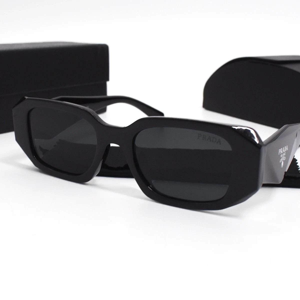 Lentes de Sol Prada  4