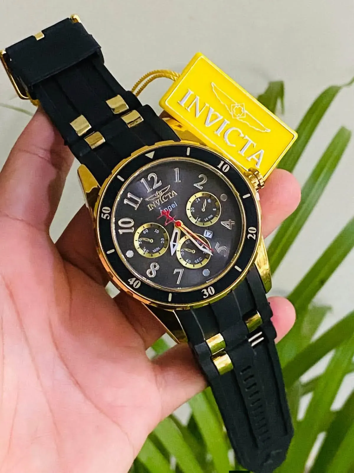 Reloj Invicta, Movimiento automático en liquidación  2