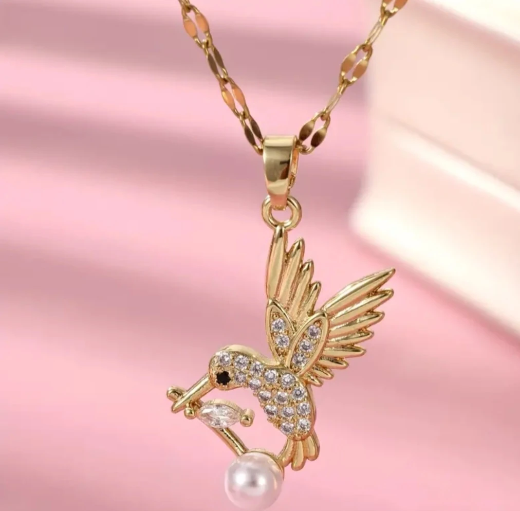 Dije con cadena colibri