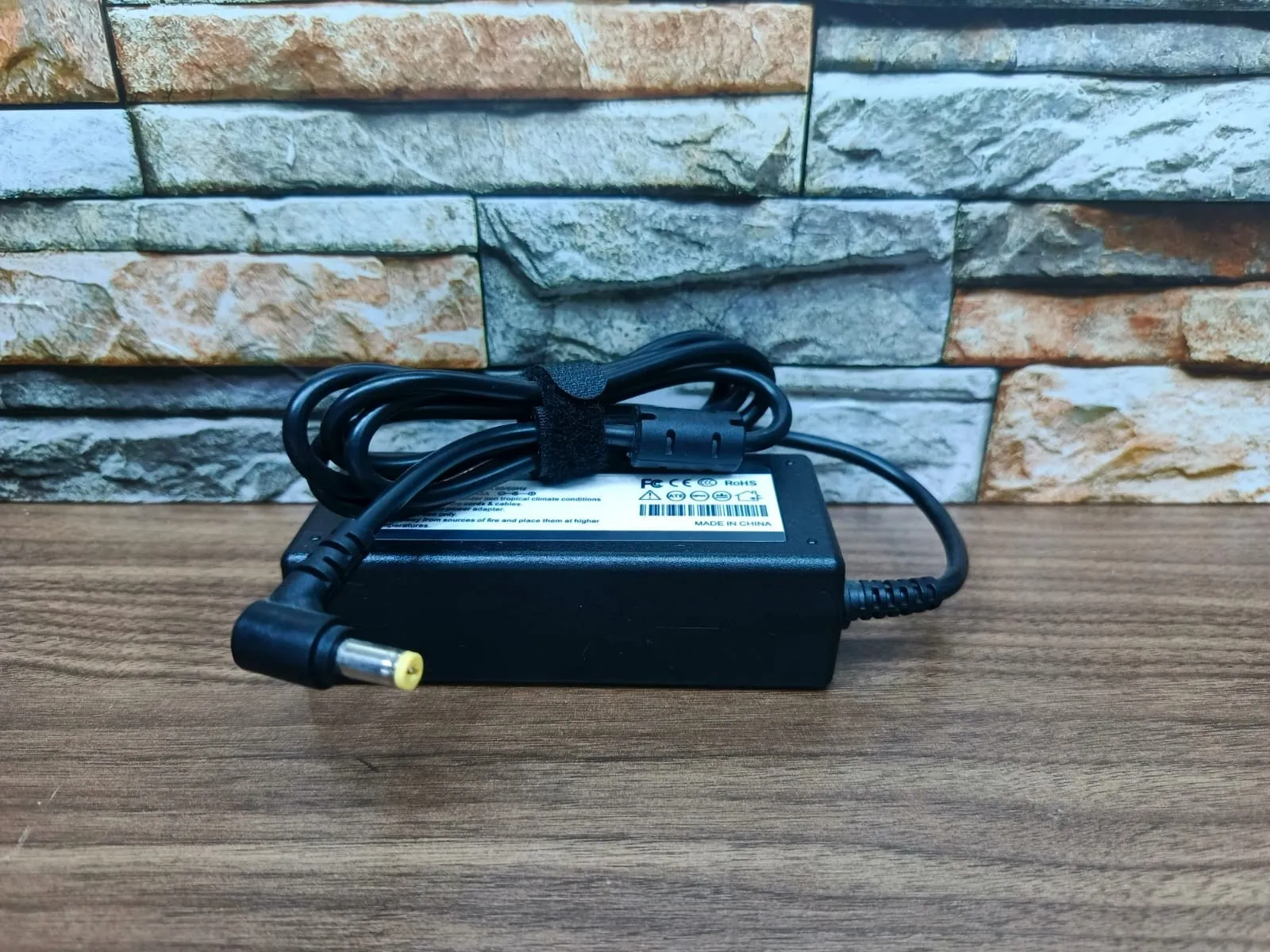 CARGADOR LAPTOP DELL XHH08 19V-2.37A