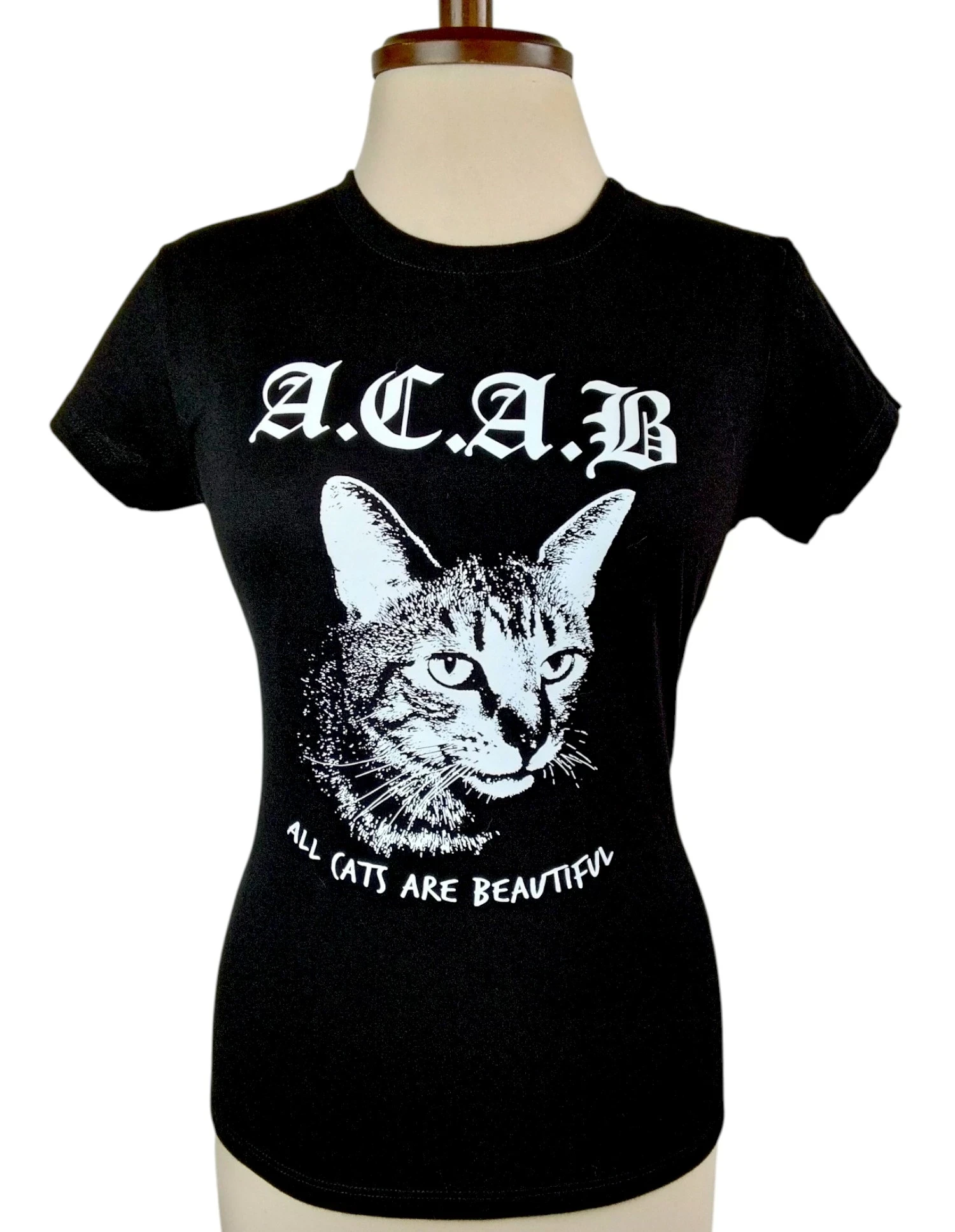 Camiseta negra con estampado gato 