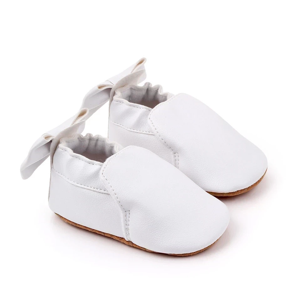 ZAPATITOS BLANCOS LAZOS 