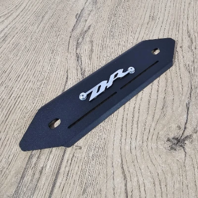 AC DR 150 Protector de Exosto acero negro logo 3d cromado ML