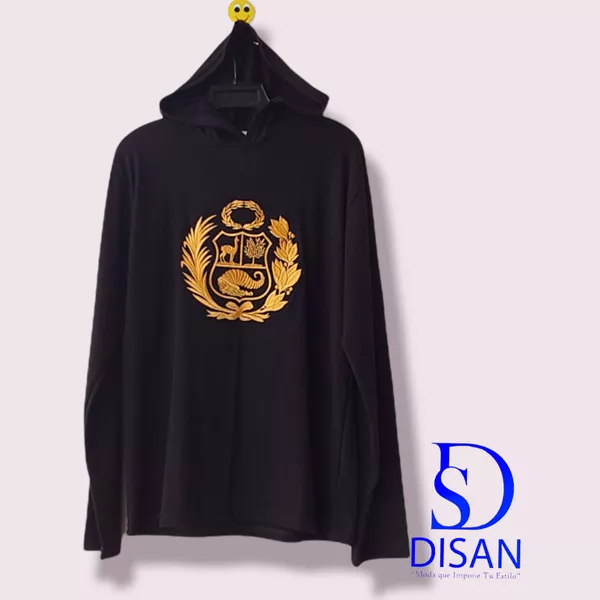 Polera escudo dorado 