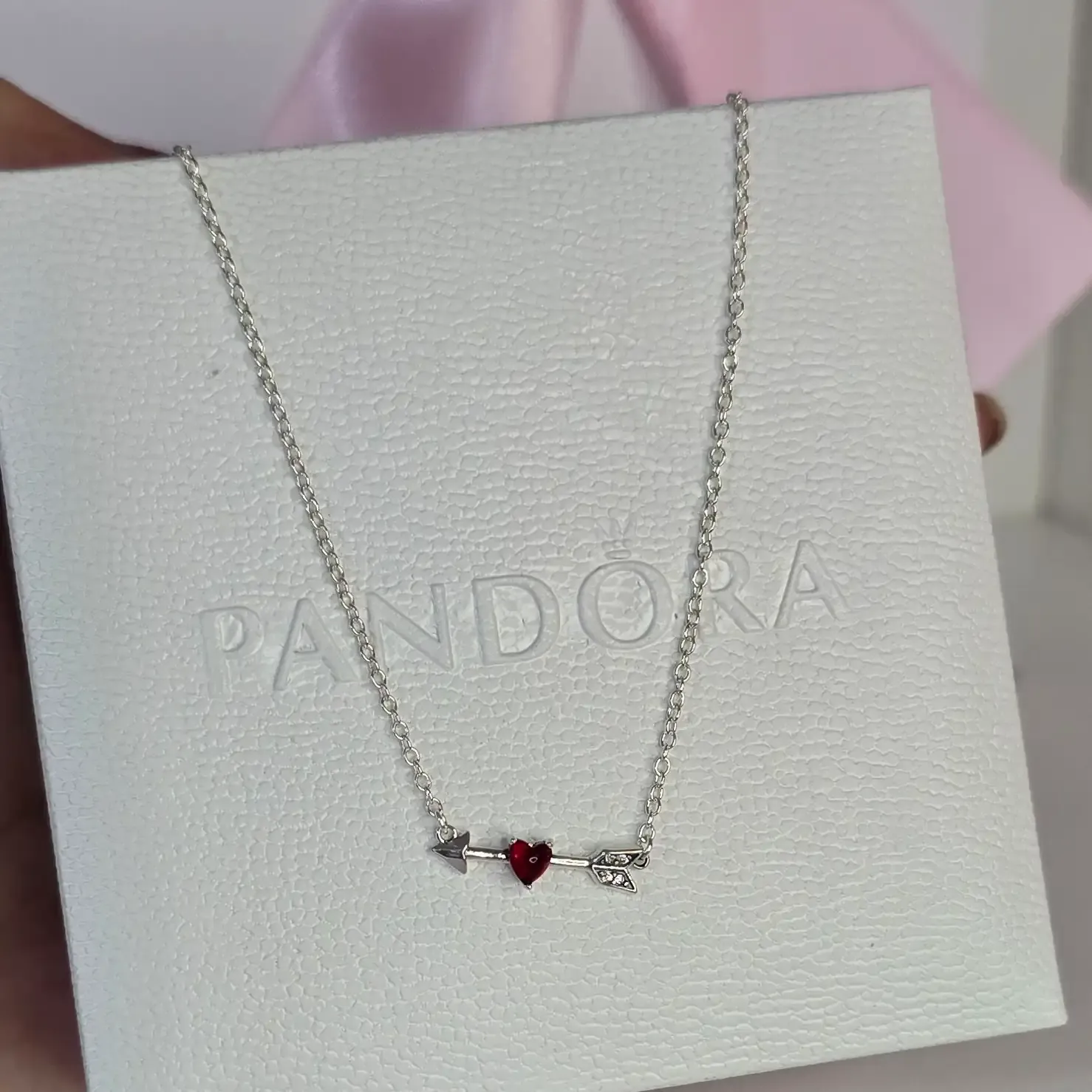 Cadena Pandora corazon y flecha 
