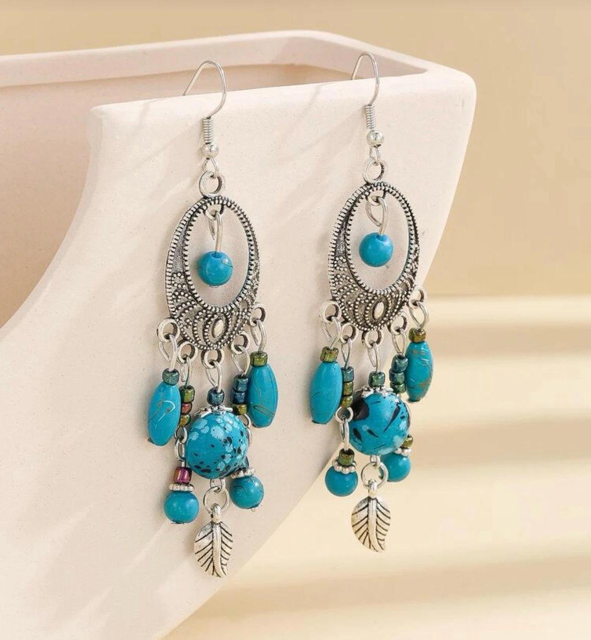 Pendientes estilo bohemio en metal plateado