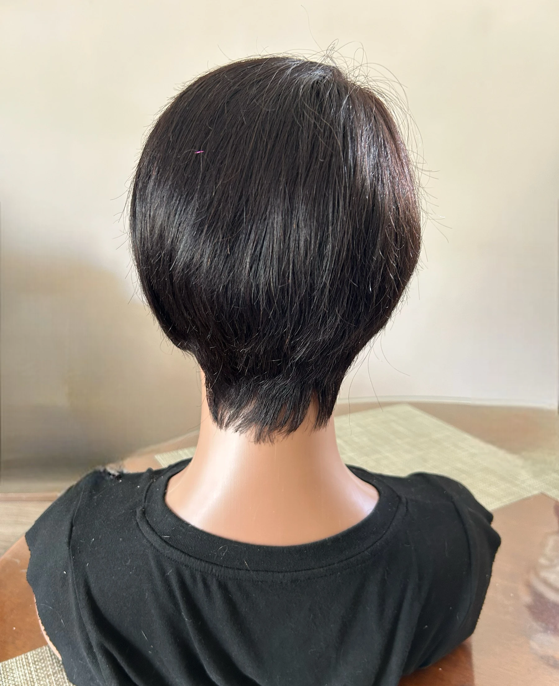 Peluca cabello humano pixie con partidura de lado  3