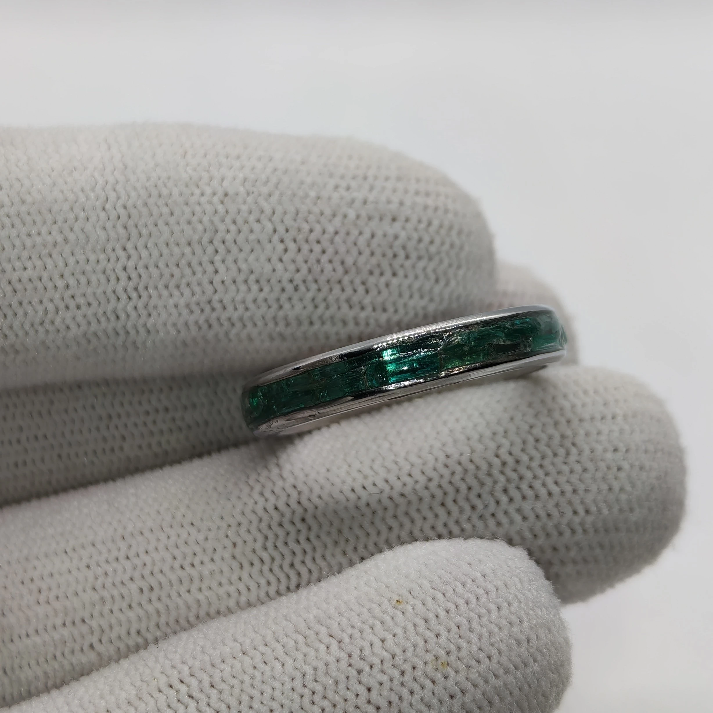 Anillo Talla 8.5 solo Esmeraldas Cristal  6