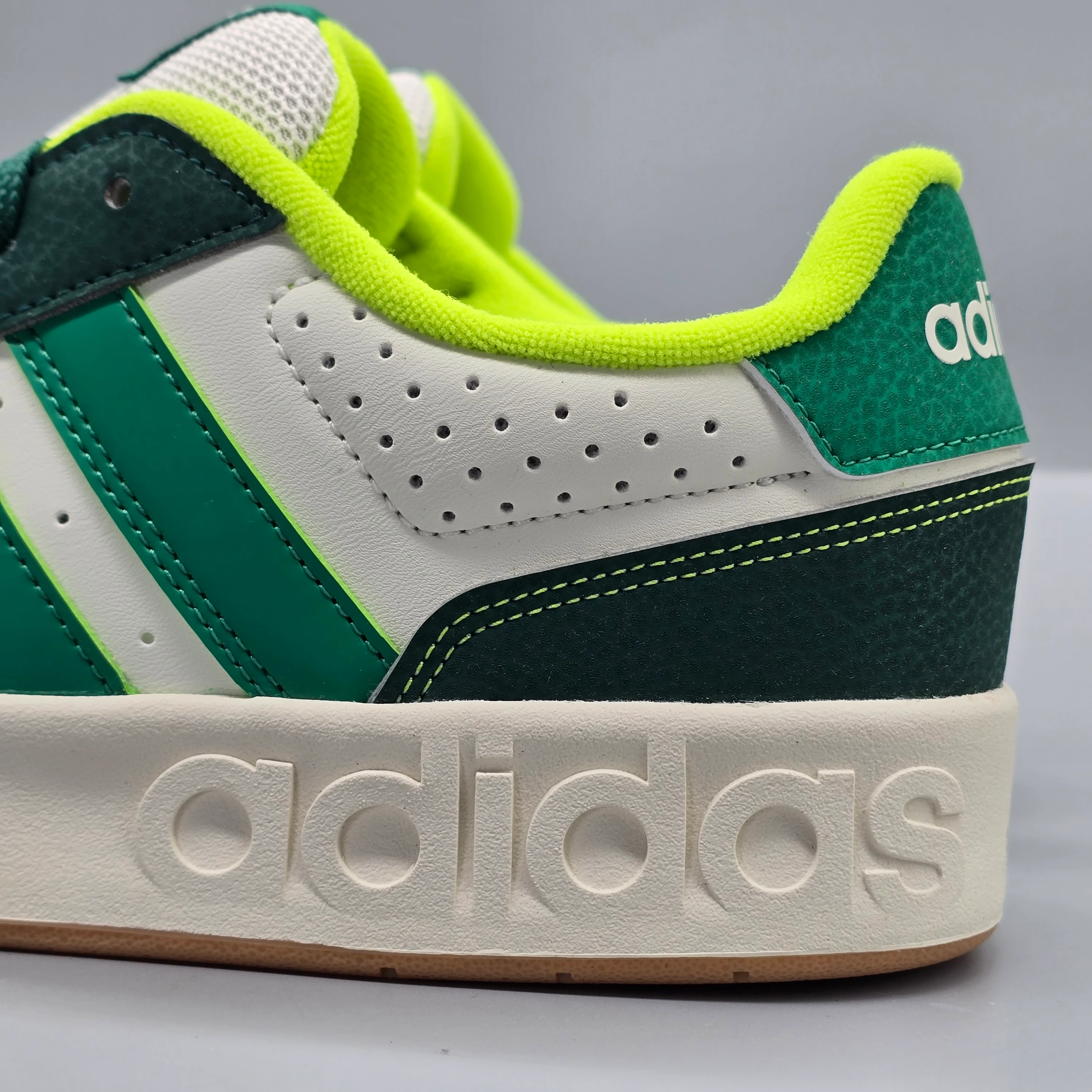 ADIDAS BREAKBASE  5