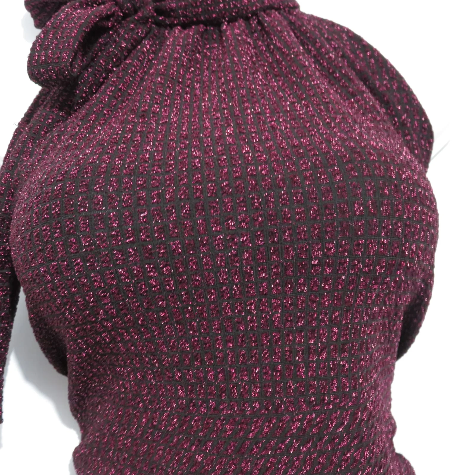Blusa vino brillosa  larga de moño  3