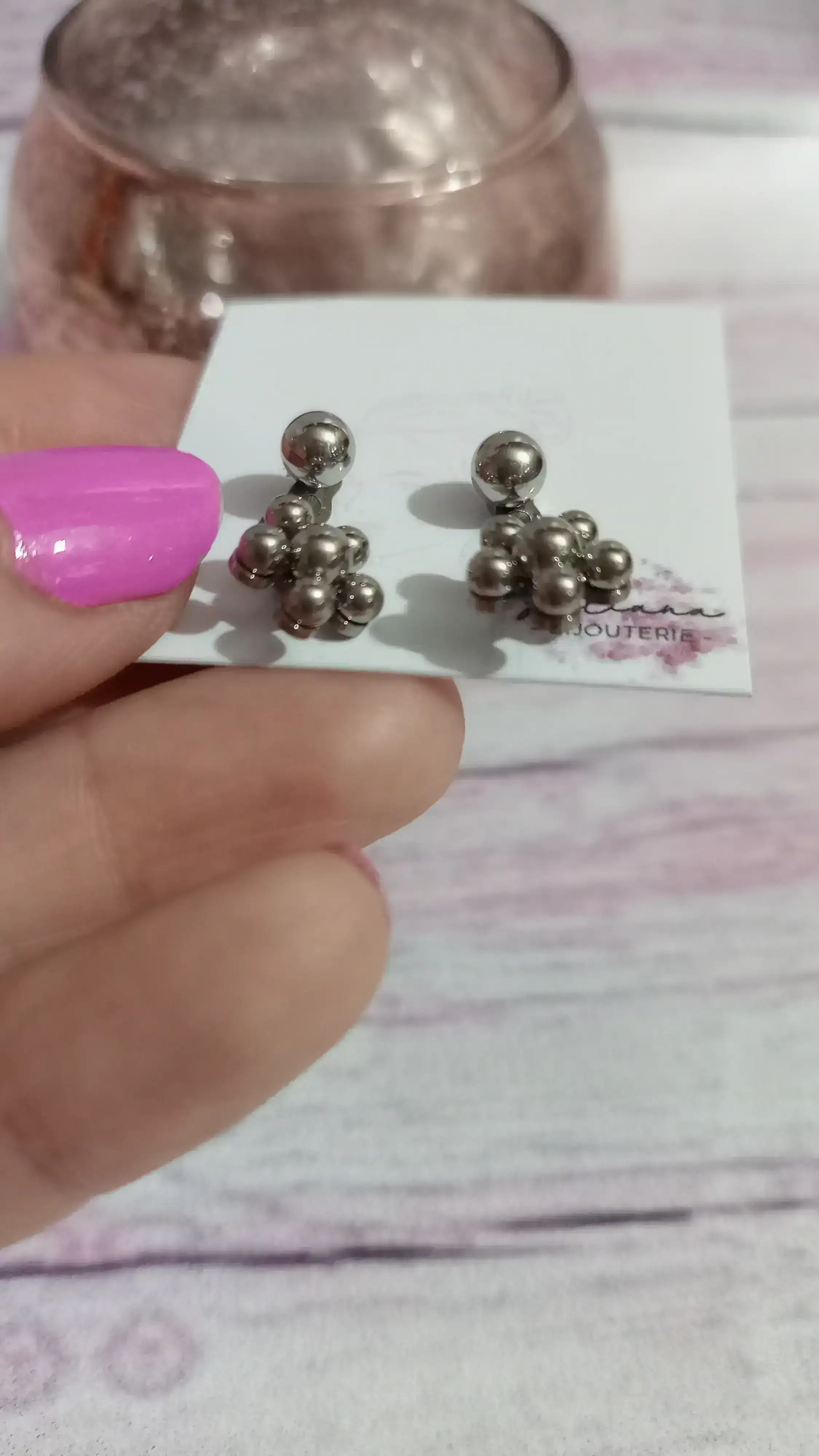 Aros pasantes flor🌺 con bolitas. 2