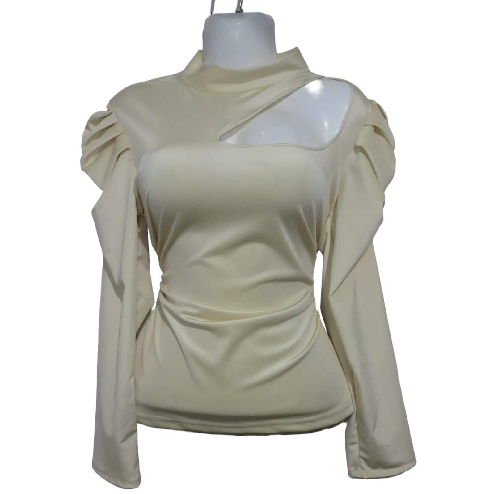 Blusa hueso de satín cruzada