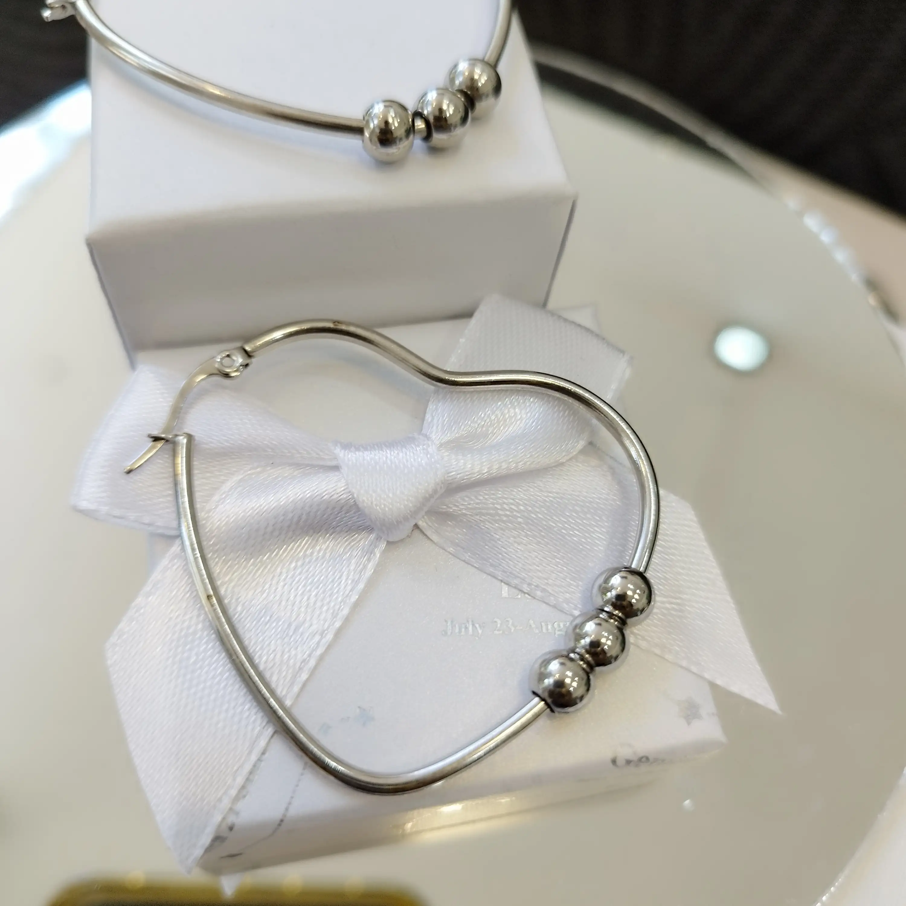 Aros Pocahontas corazon 