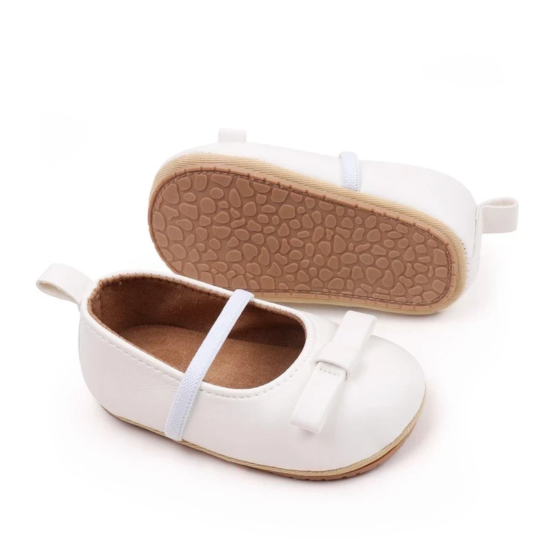 ZAPATITOS BLANCOS PARA BEBE  4