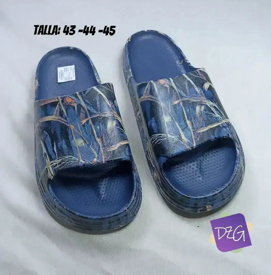 Chanclas de caballero capellada con estampado  3
