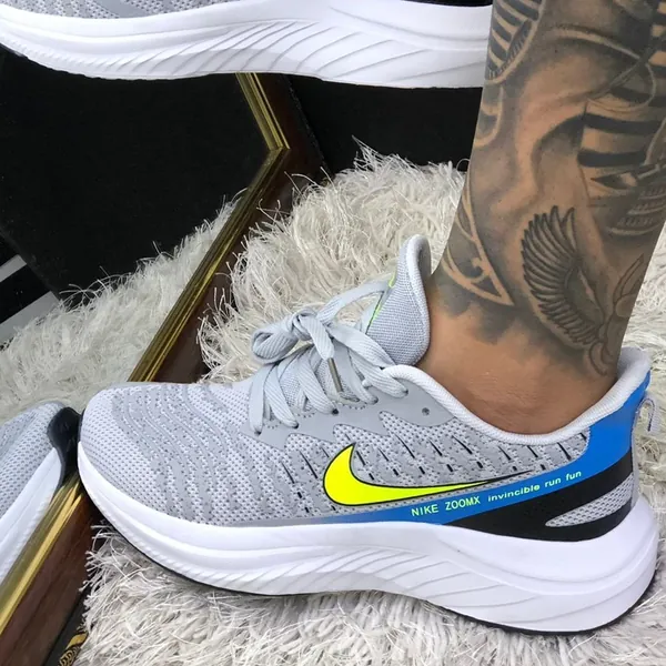 NIKE ZOOM C