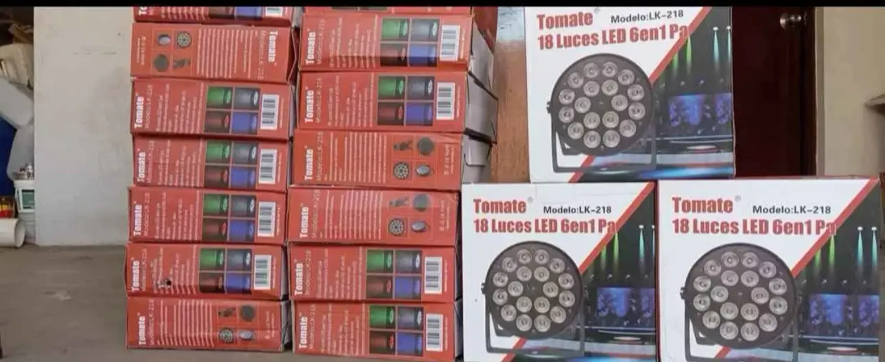 TACHOS LED 18 RGBW PLASTICO DMX 2