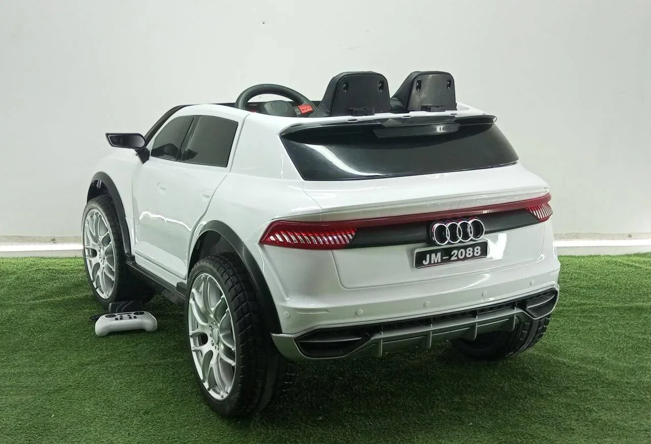 Camioneta Audi Blanco 1 a 7 años Montable  7