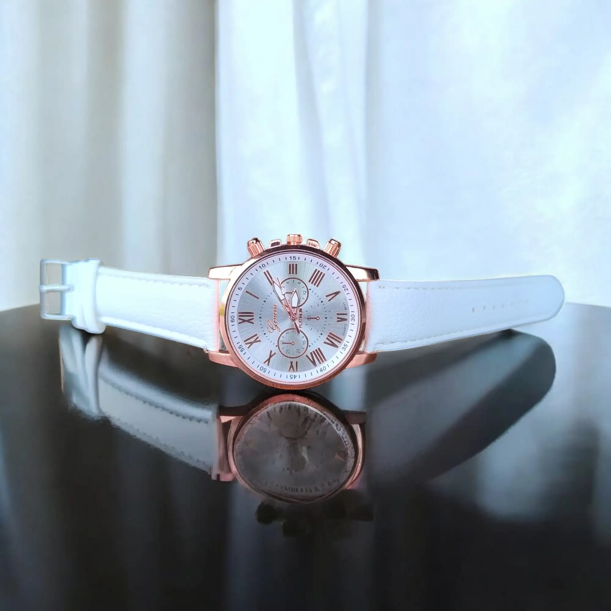 Reloj redondo blanco 4