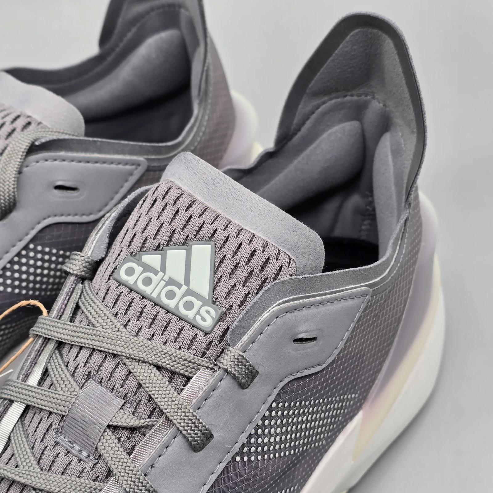ADIDAS AVRYN 5