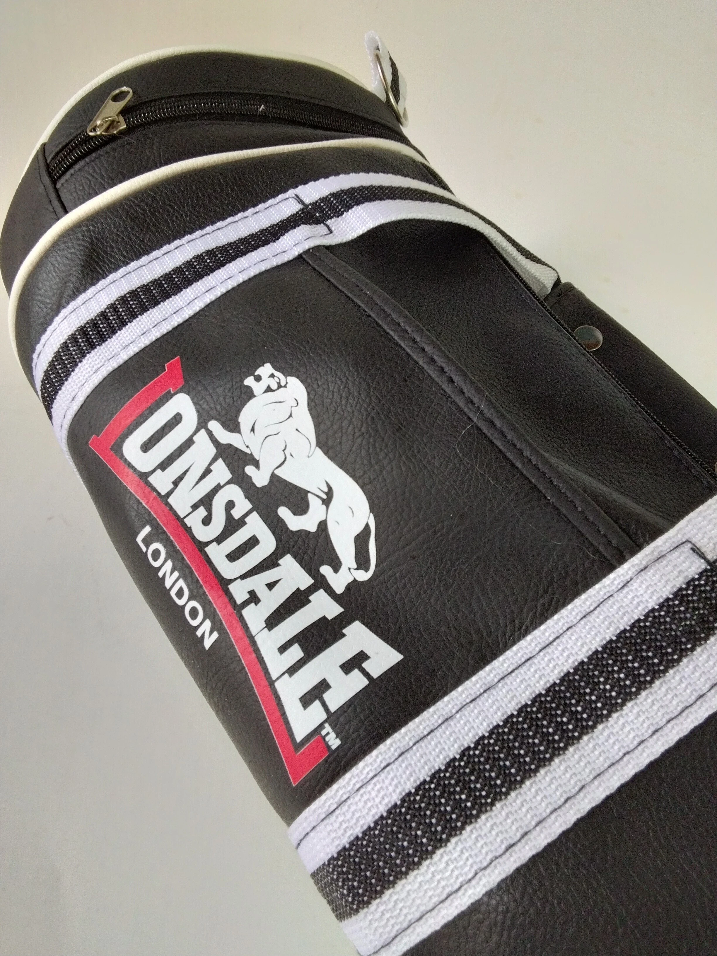 Bolso barril negro Lonsdale 2