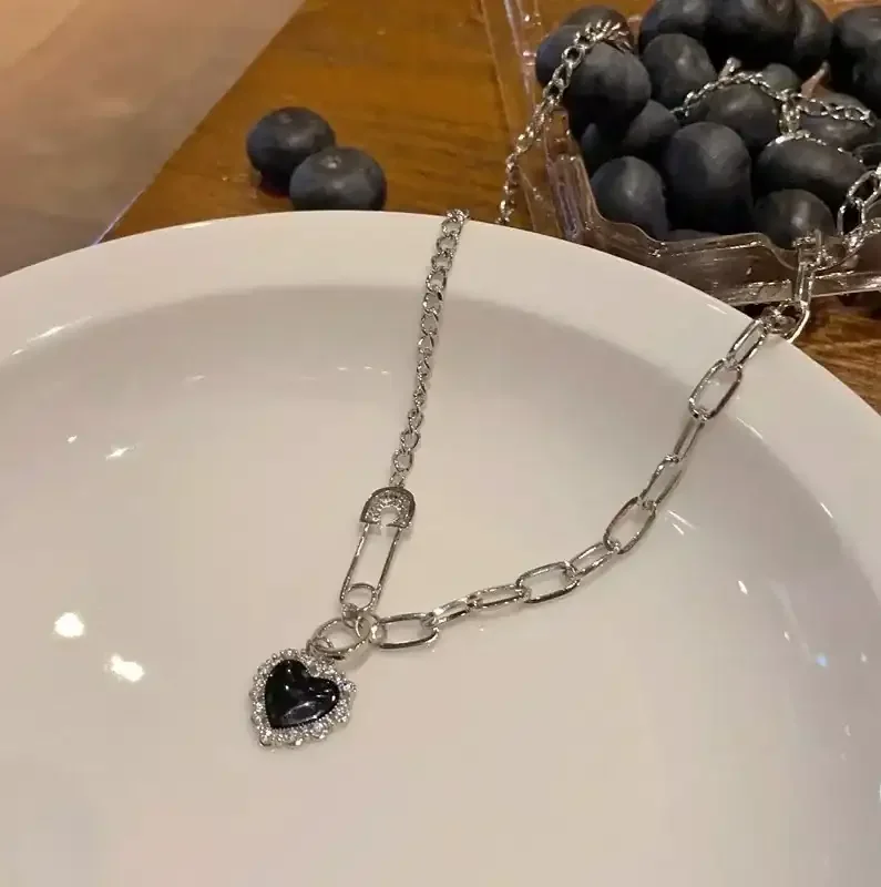 COLLAR CORAZON BLACK  3