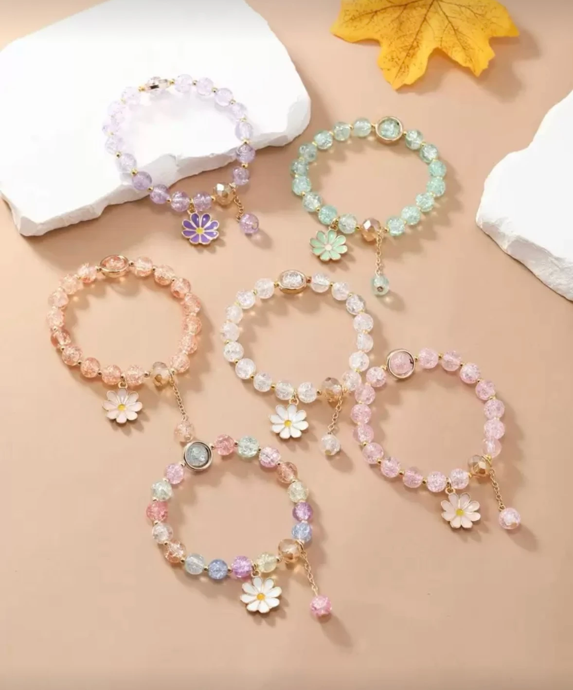 Pulseras con cuentas plásticas de colores 2