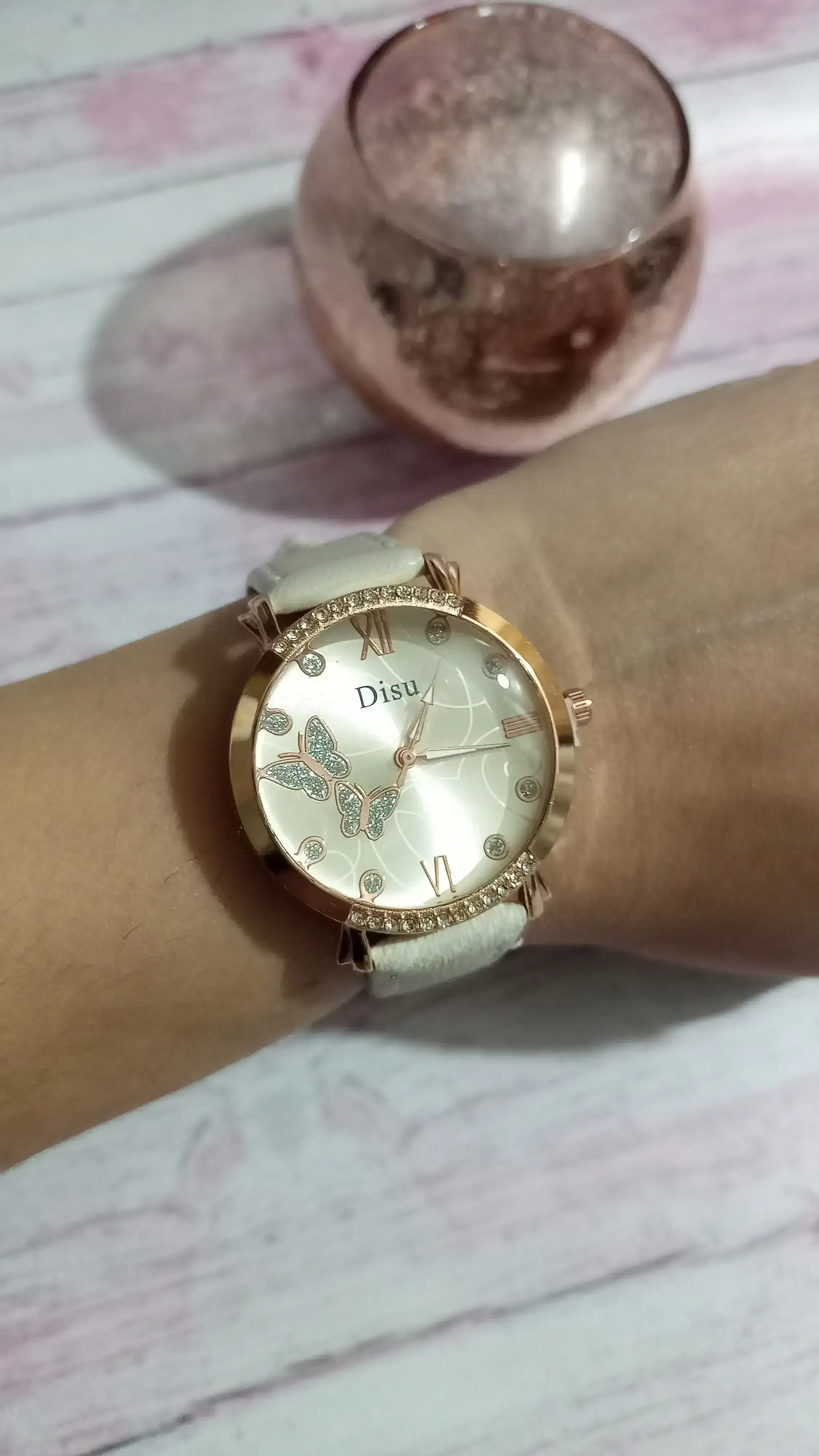 Reloj con strass y mariposa 🦋