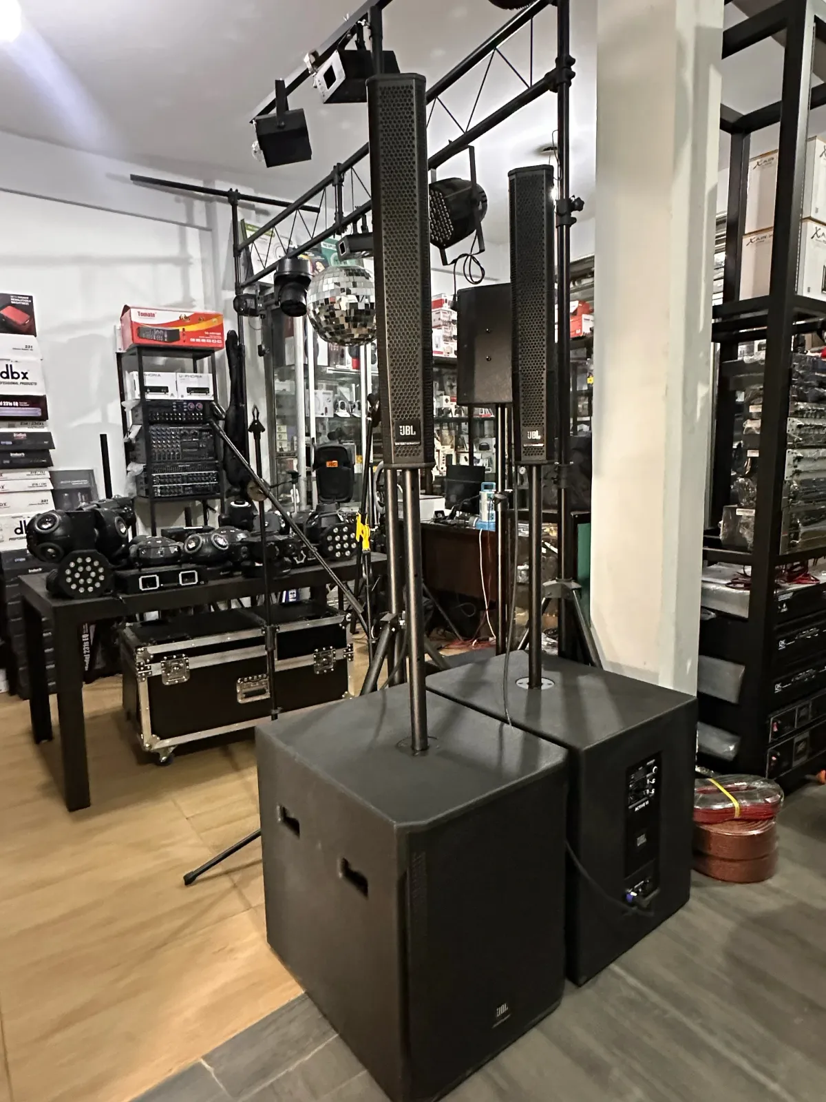 JBL L360 COLUMNAS ACTIVAS   5
