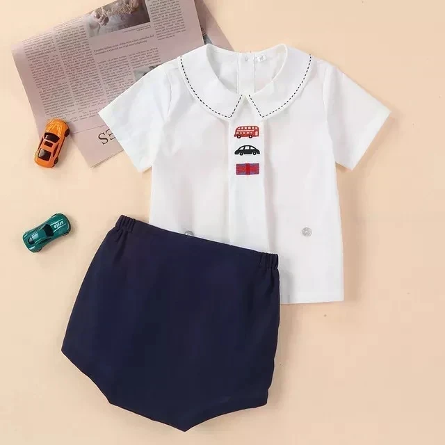 TRAJE ELEGANTE A 2
