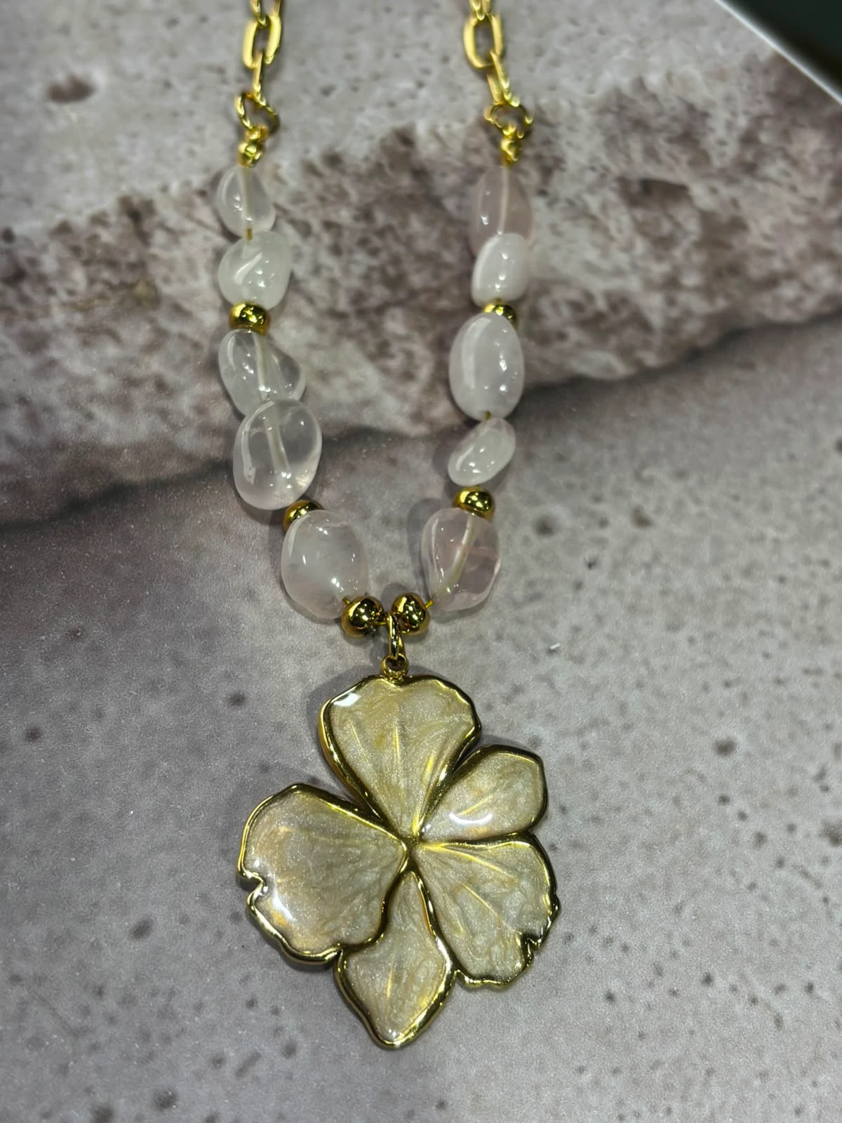 collar acero con enchape en oro 