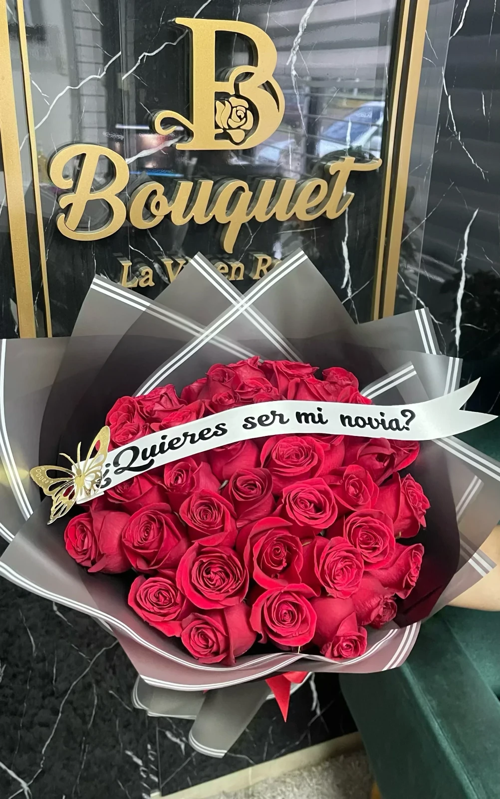 Ramillete de 36 rosa y gipso 2