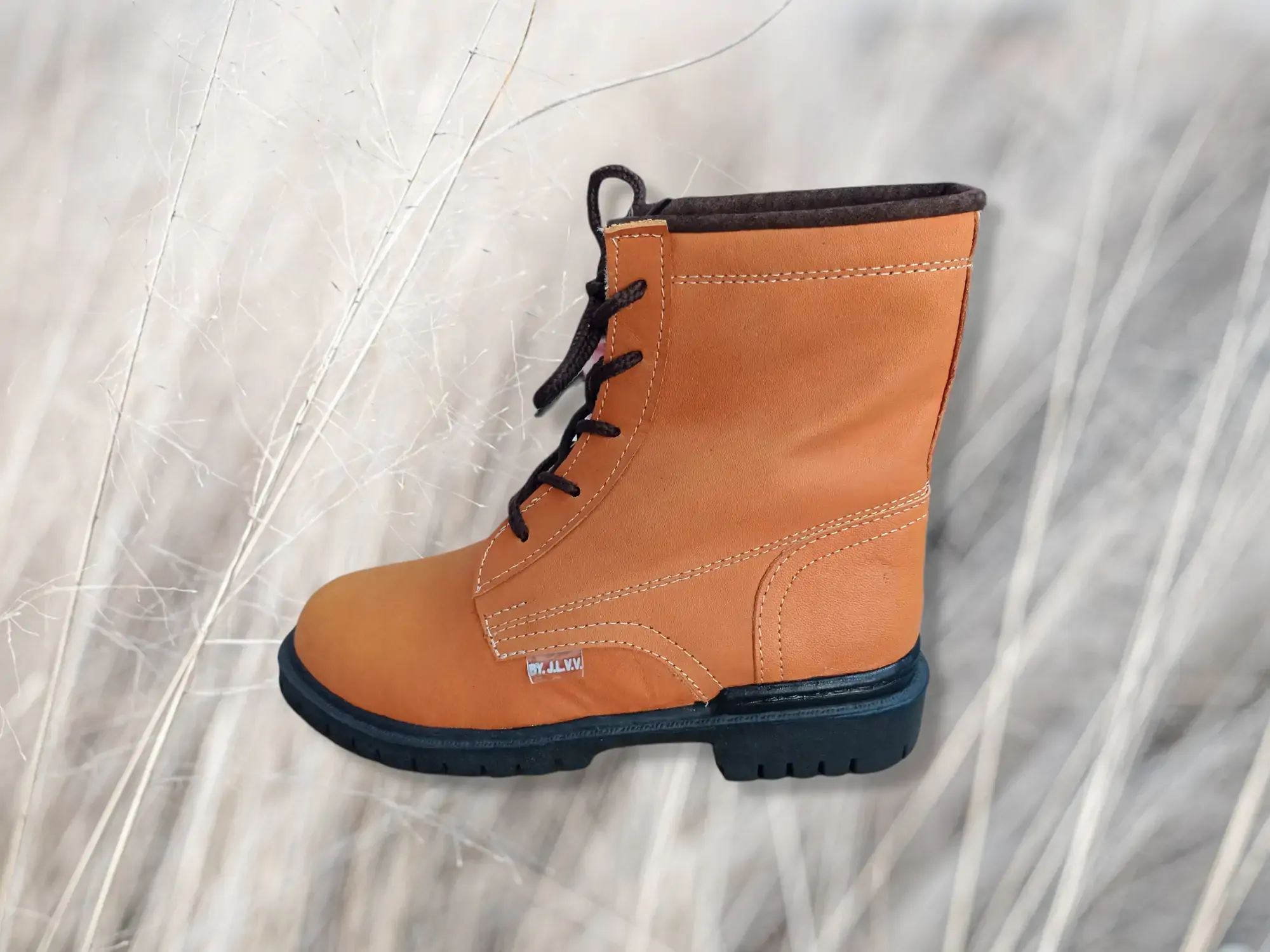 Botas cortas de piel, color café  4