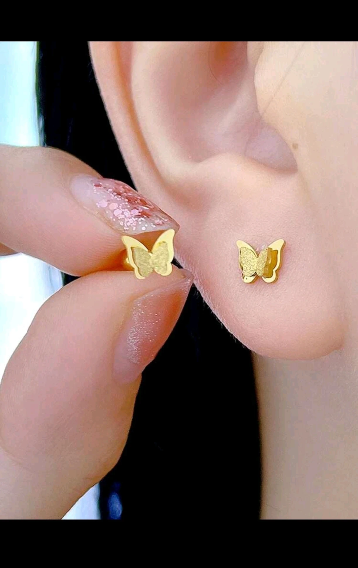 Pendientes Topos Mariposa Bidimensional - Zarcillos Minimalistas en Acero Inoxidable con Baño de Oro 18K 5