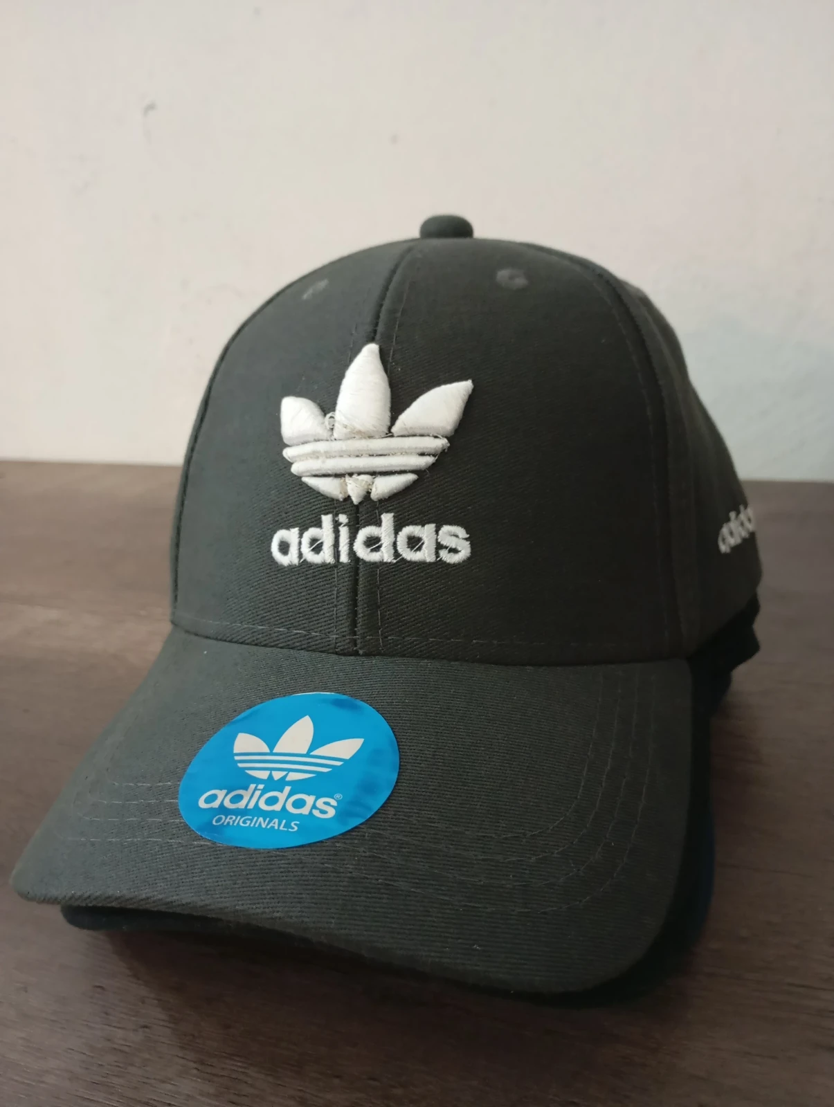 🧢GORRA ADIDAS GRIS OSCURO🧢