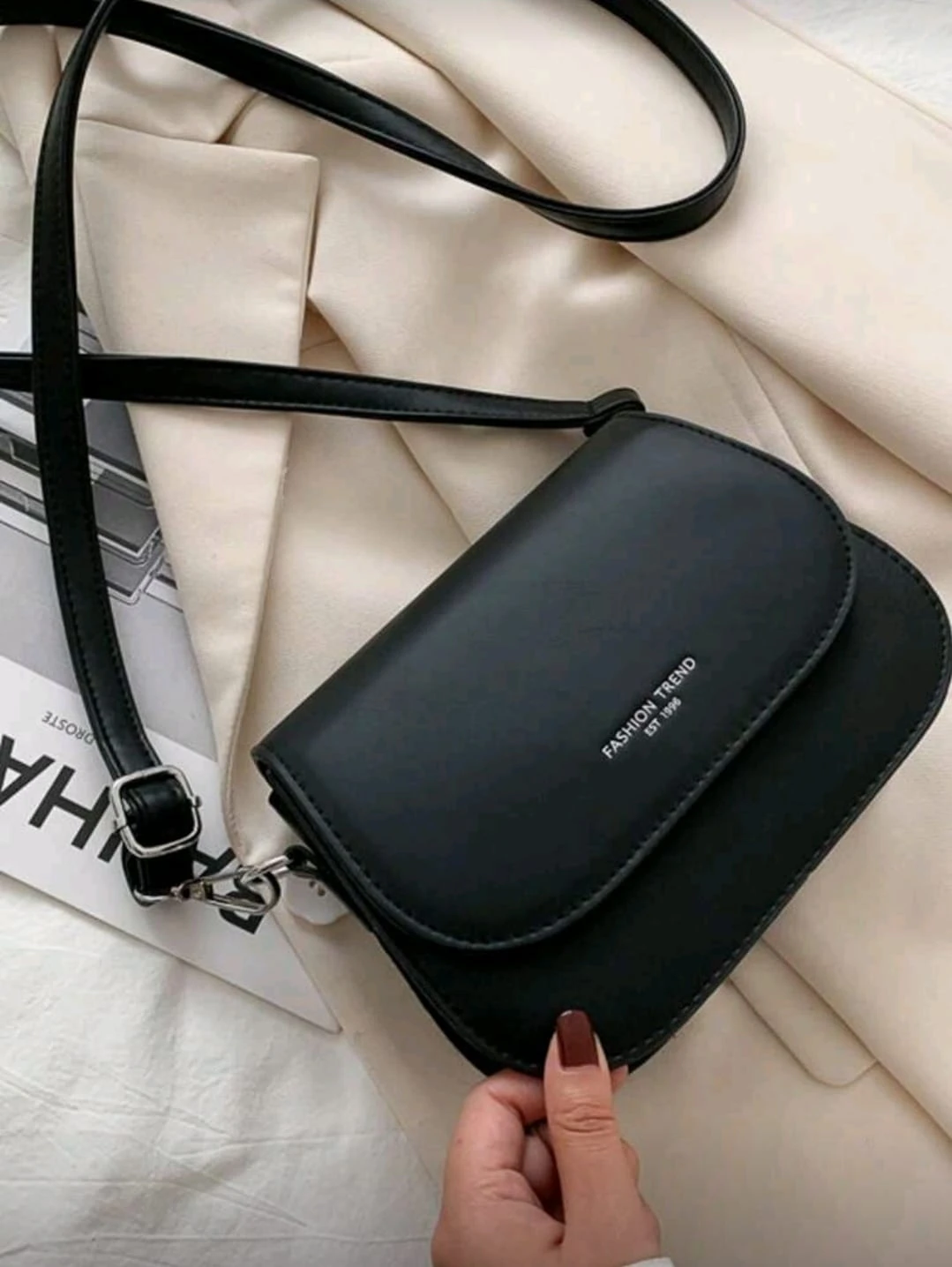 Bolsa de piel de charol  2