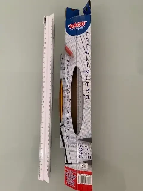 Escalimetro baco de plástico 