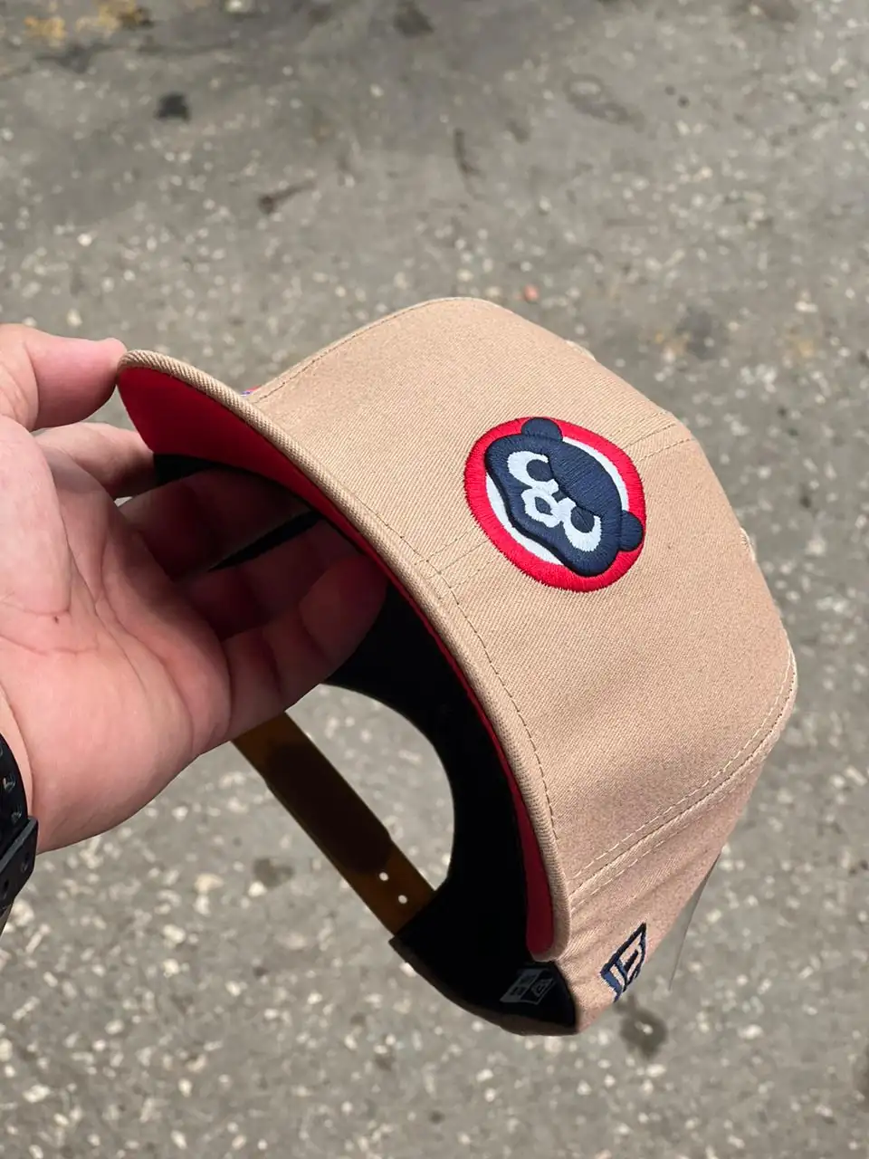 Caps