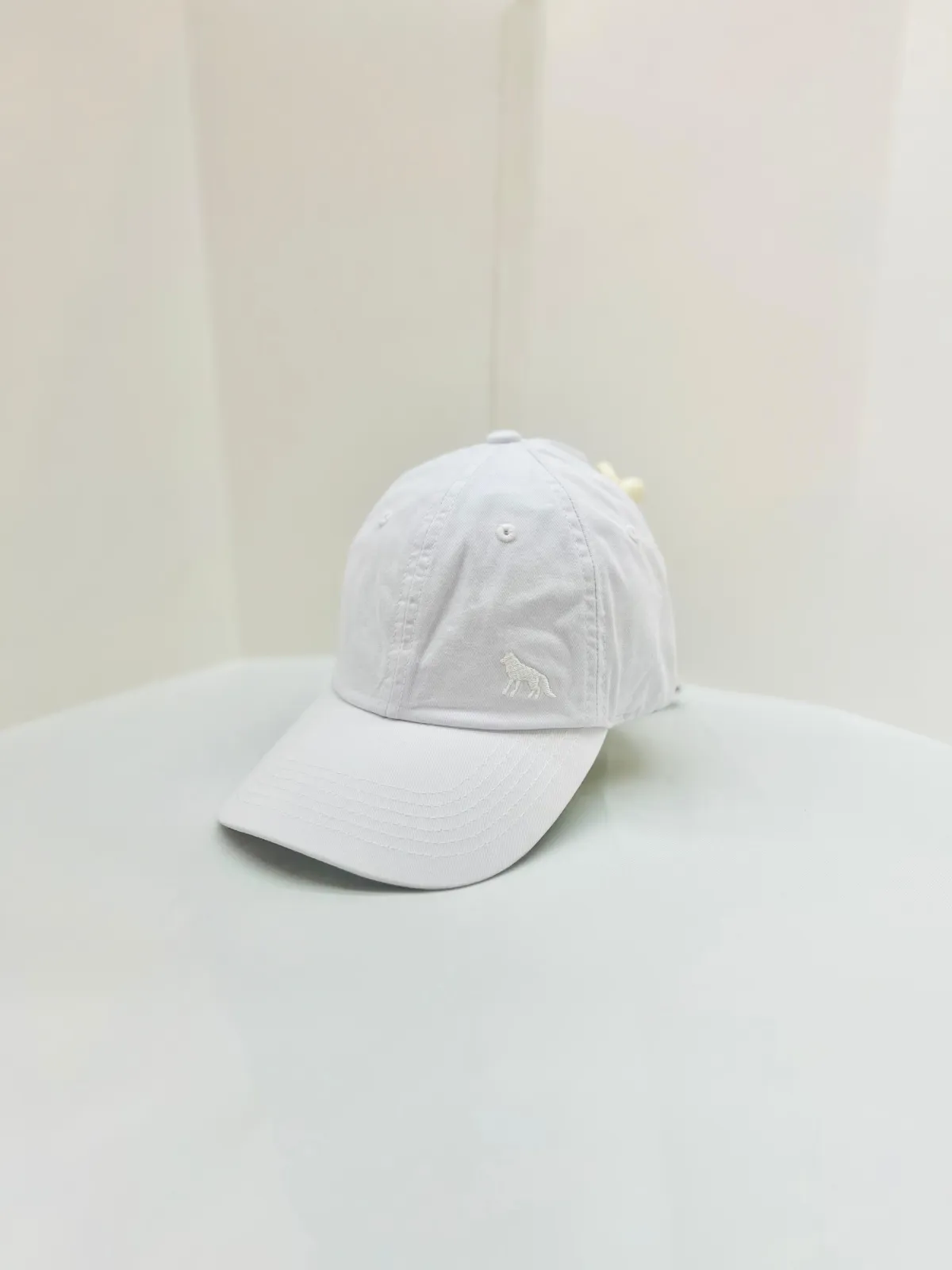 BONÉ ACOSTAMENTO COM LOGO BORDADA