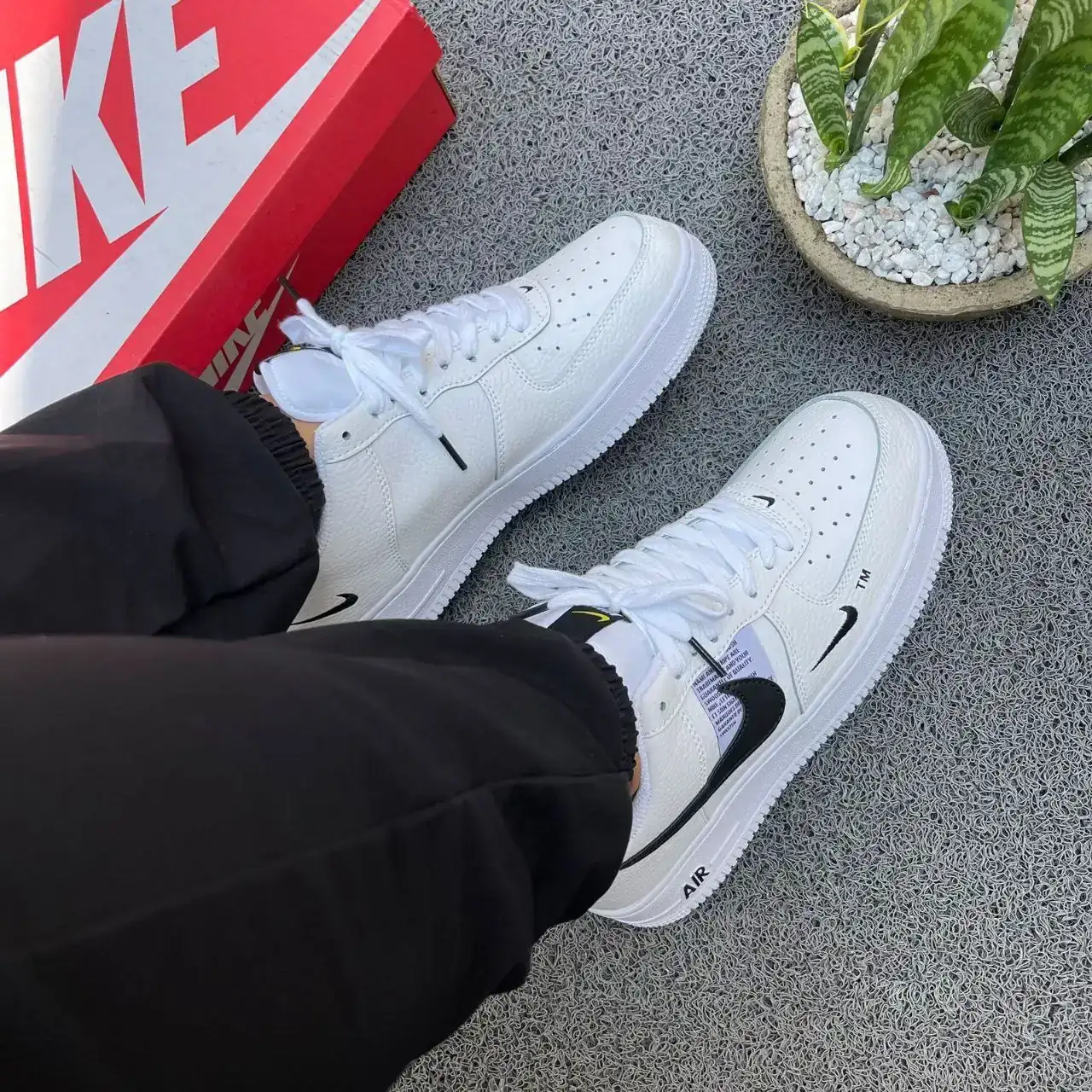 NIKE AF1 PERIÓDICO