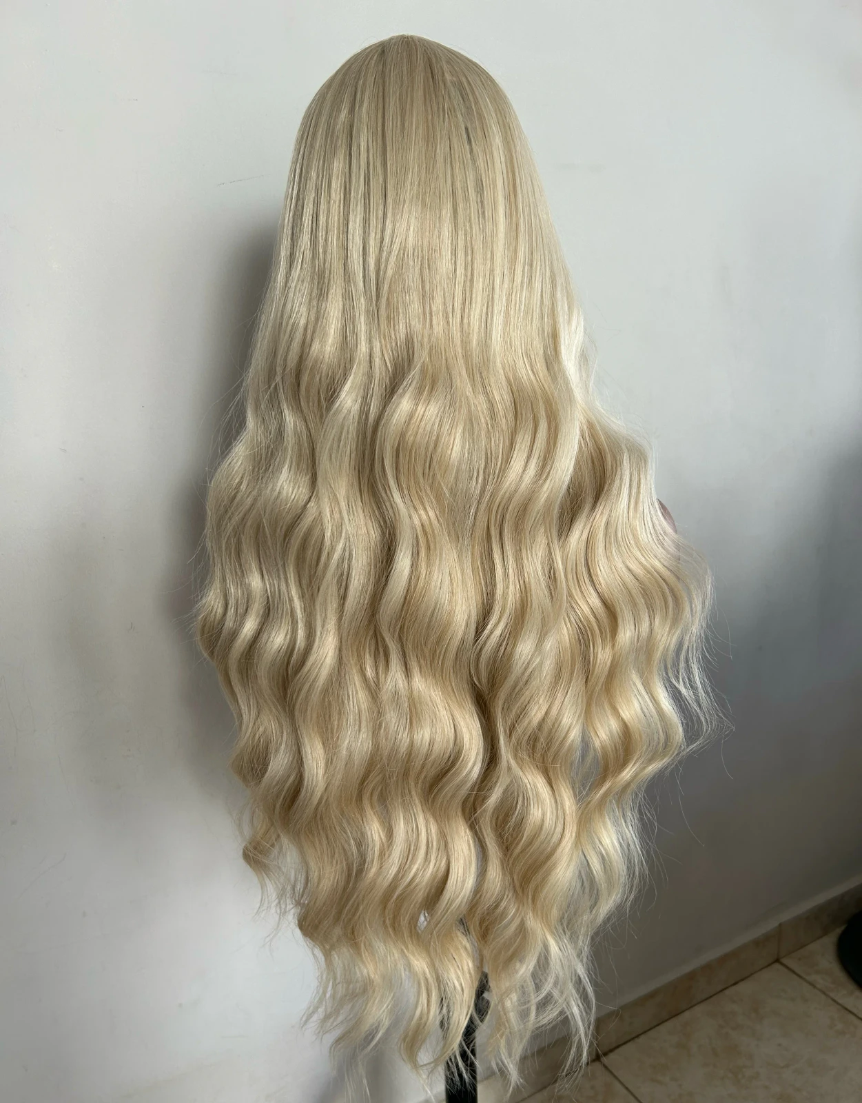 Peluca larga rubia ondulada sintética peluca rubia platinada peluca rubia partición media peluca rubia natural  4