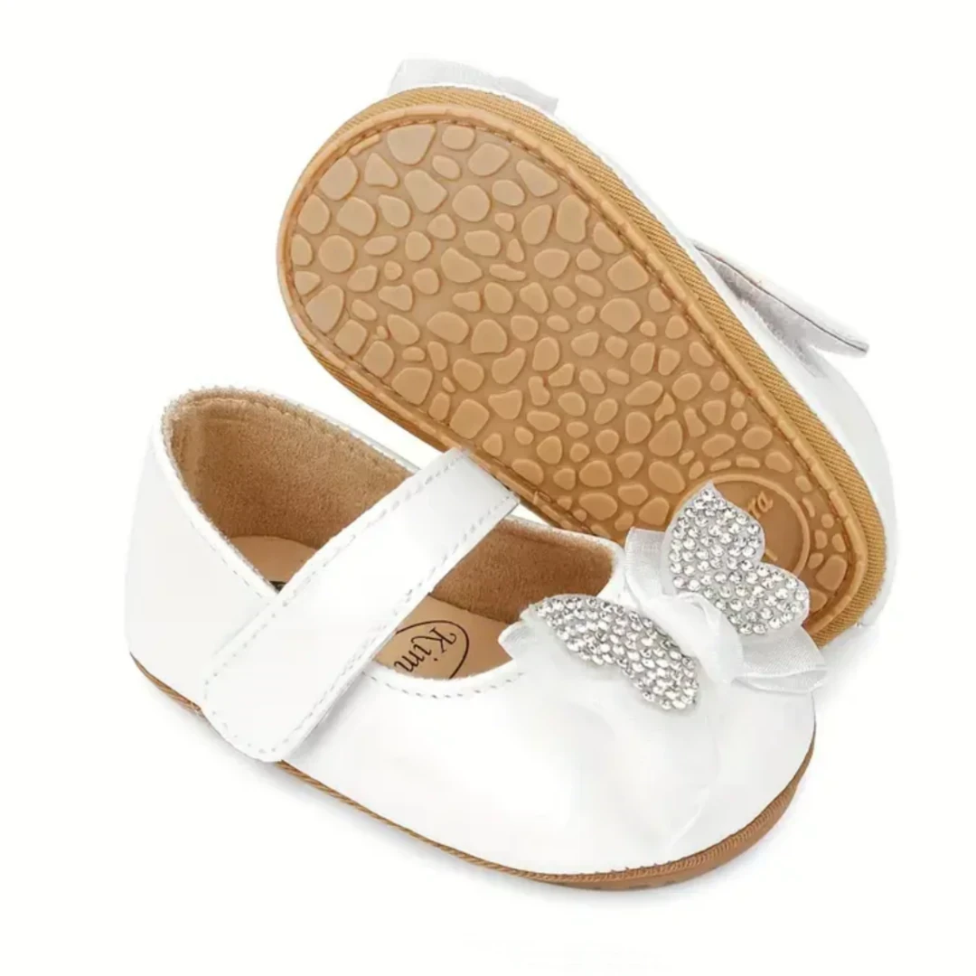ZAPATITOS BLANCOS MARIPOSA  3