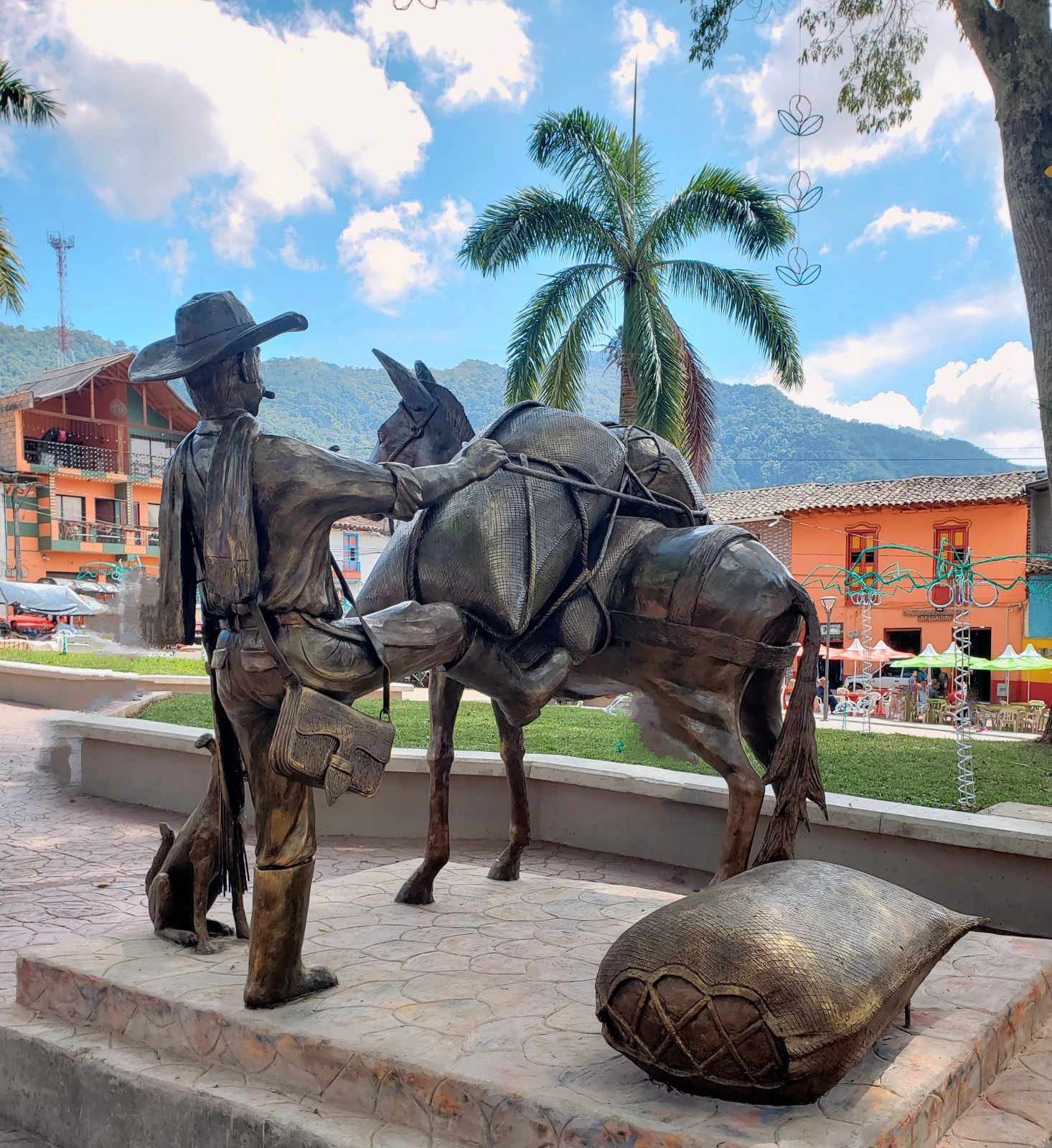 CAMINO DEL BOTIN CHORROS DE LA CAPOTA PUEBLORRICO ANTIOQUIA 3