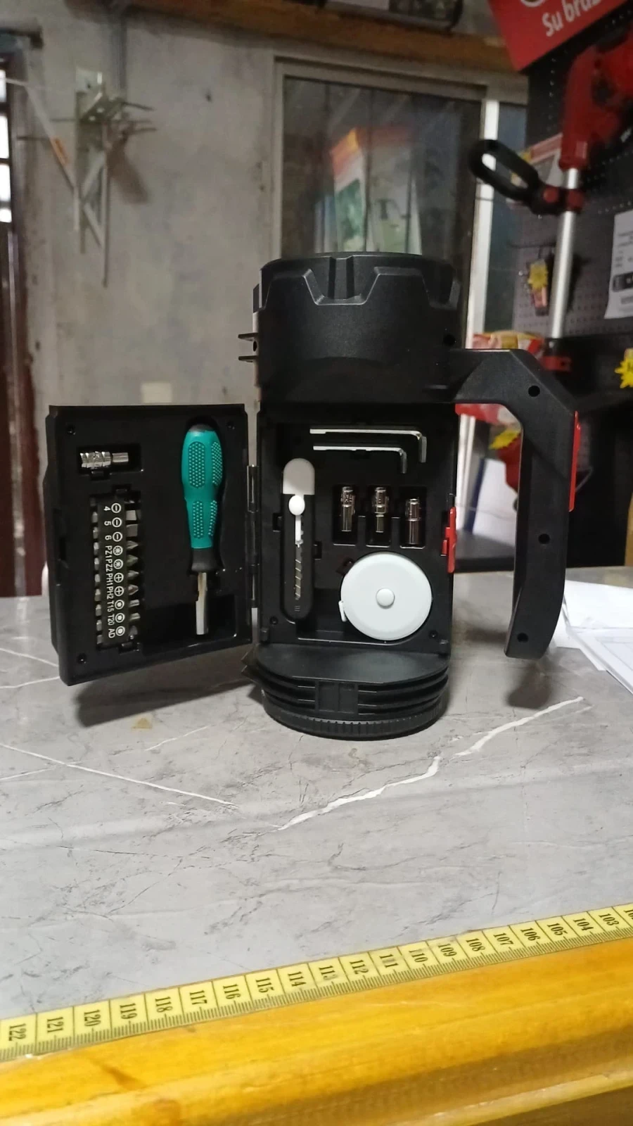 Linterna Foco con Herramientas 2