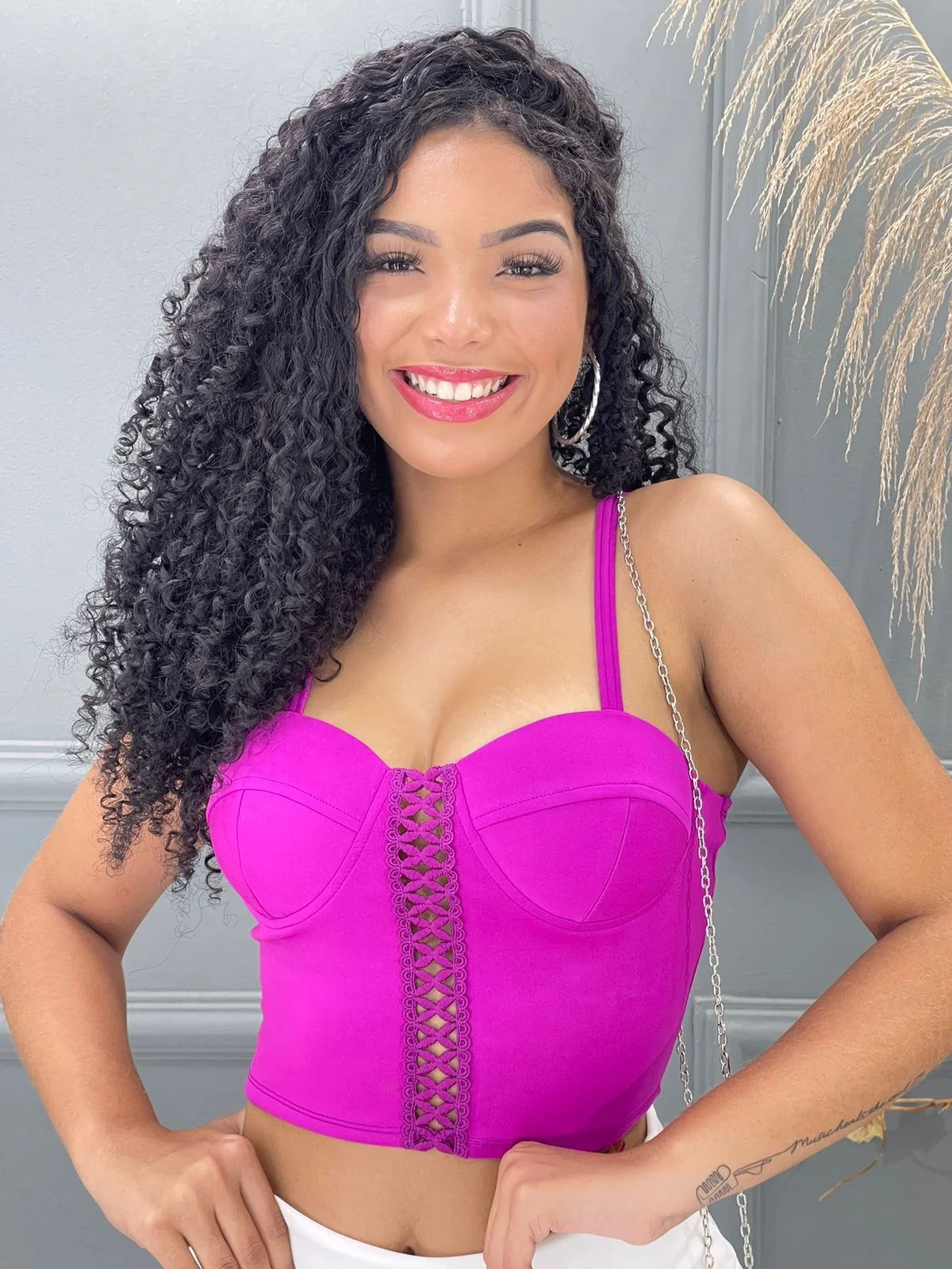 CROPPED VÁLERIA 3